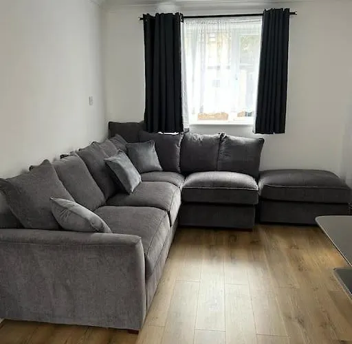 A Luxurious 3 Bed-Terrance House