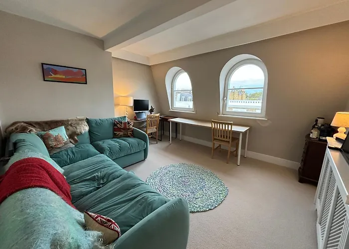 Quaint & Cosy 1 Bedroom Flat - Kensington Olympia!