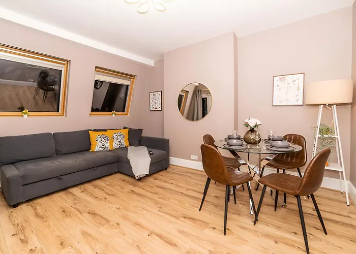 Olympia-Museums-KensingtonLondon Apartment