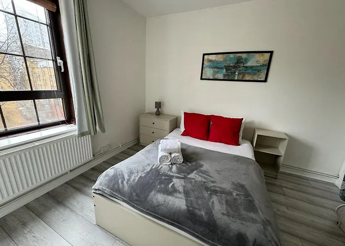 Old Street 1-Bedroom Entire Apartment Central London