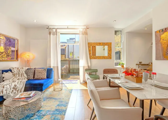 Designer Victorian Flat With Huge Terrace