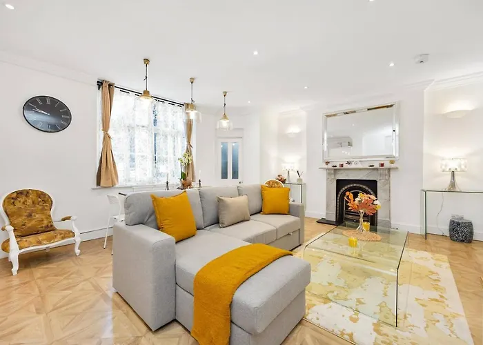 3 Bedroom 2 Bathroom Victorian Flat In Kensington