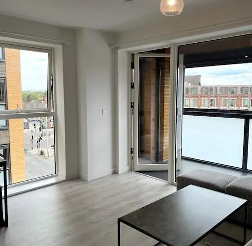 One Bedroom Flat - Zone 2 London