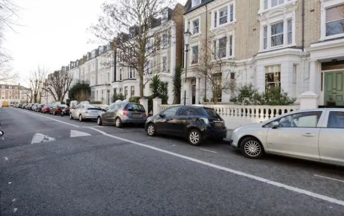 Spacious Double Bedroom In Kensington