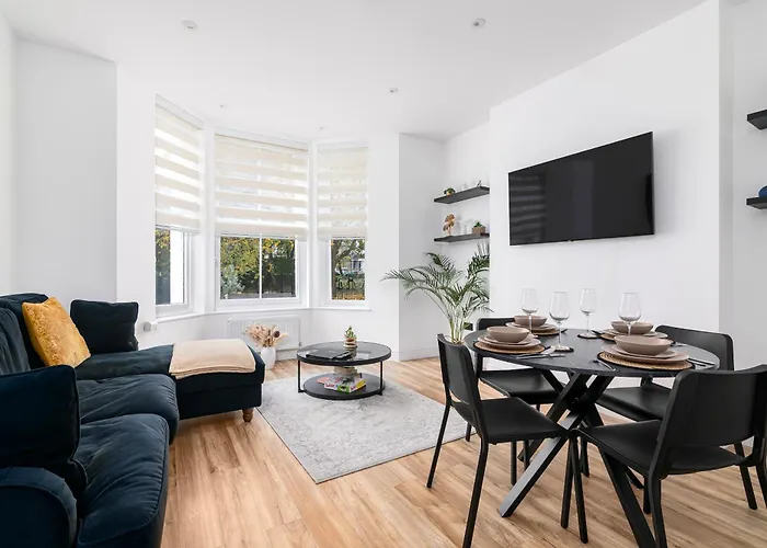 2 Bed Flat 10 Min From Notthing Hill!