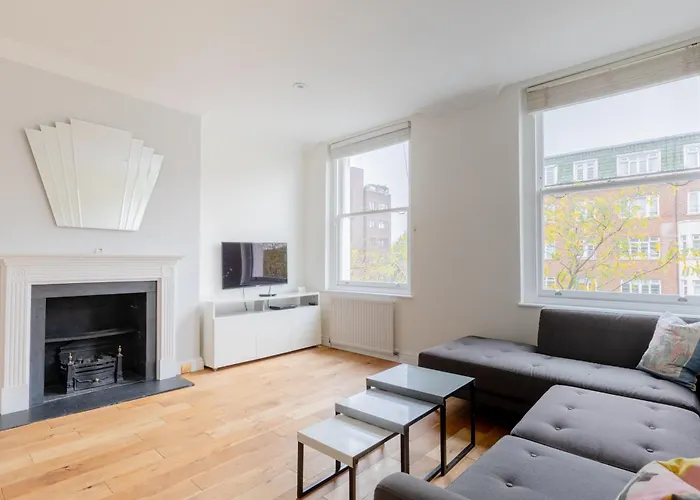 Fantastically Located 2Bd Flat Kensington