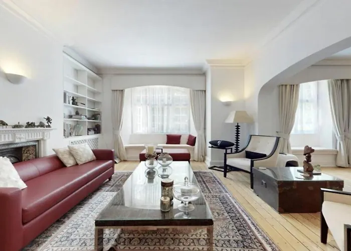 Bright & Spacious 4-Bed Flat In London