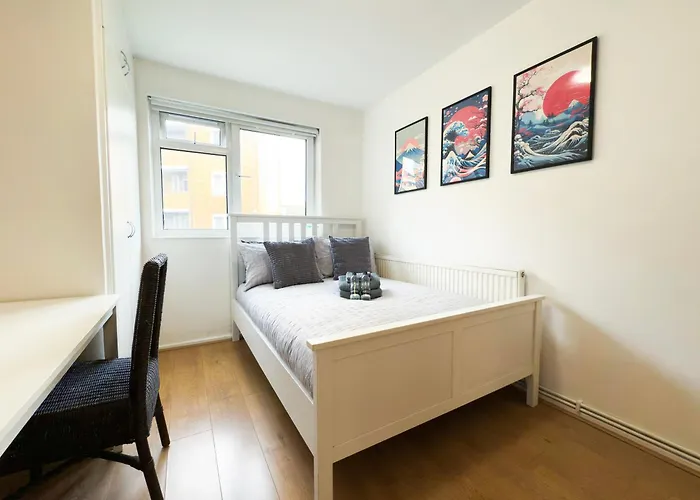 Bright Stockwell Rooms
