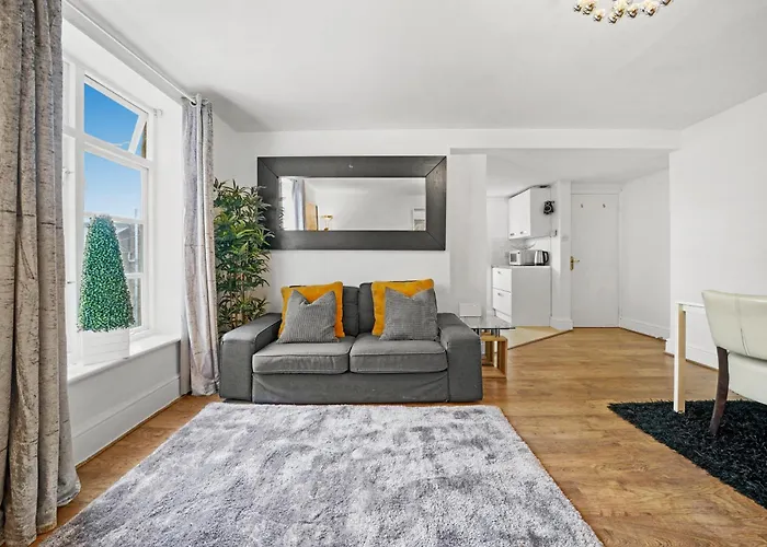 Cosy 2 Bedroom Flat In Canning Town London Excel With Free Parking