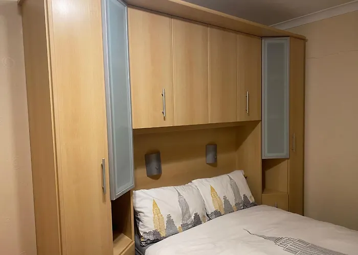 Charming 4-Bedroom Apartment In East London - Perfect City Getaway