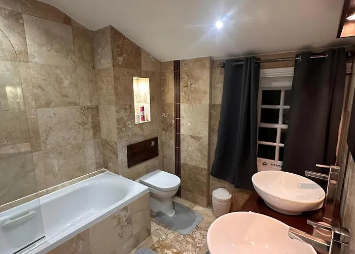 London Bridge Room