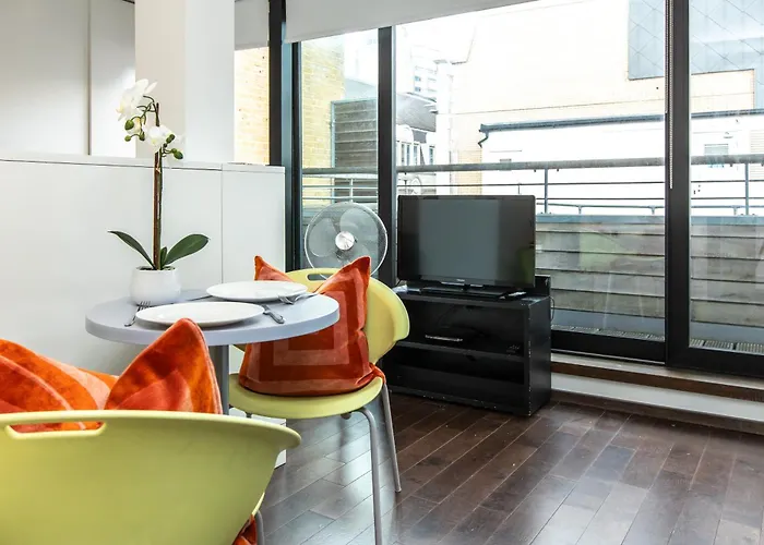 Comfortable Studio With Balcony Near Monument Station