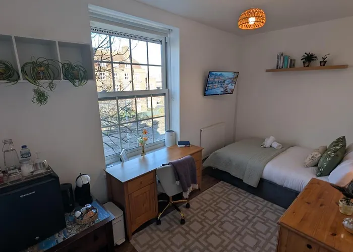 Single Room Close To Battersea