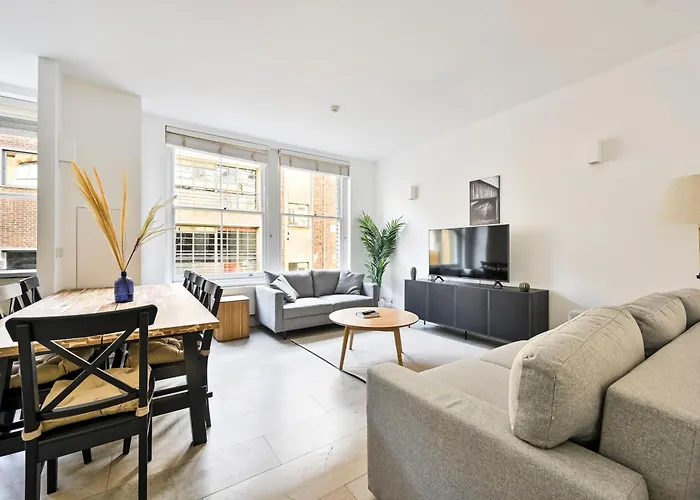 Farringdon Comfortable 3 Bed Apartments
