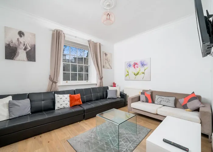 Larger Groups Stay Close To London O2 Arena Excel Canary Wharf With Wifi And Parking Within Mins Walk To Drl & Jubilee Line