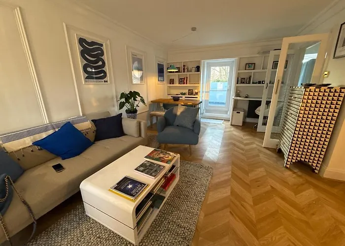 Stylish Cosy Rooftop Flat In Maida Vale