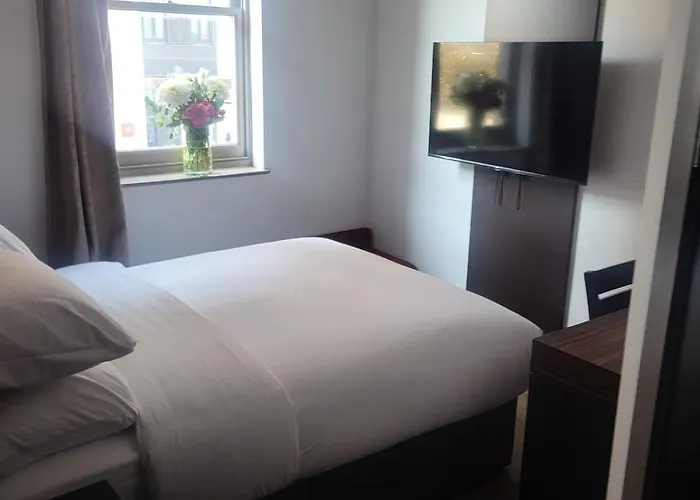 Central Boutique Room 101