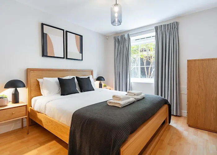 Bridgeview Retreat, 2Bed 2Bridge