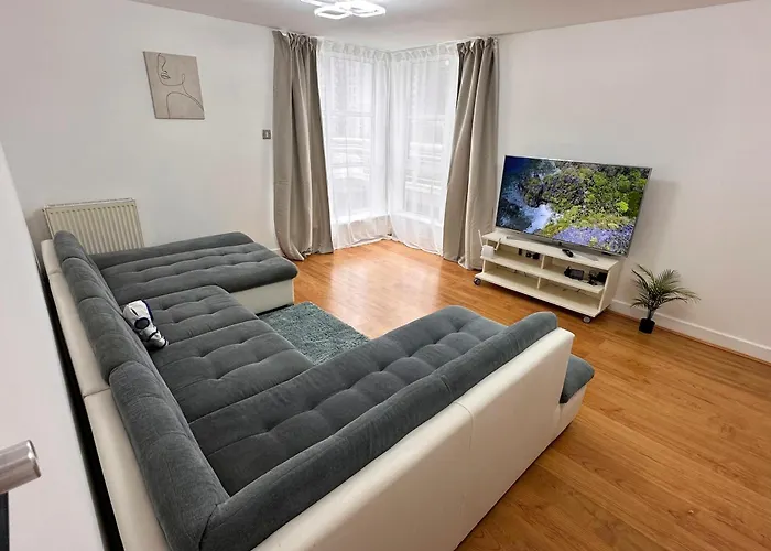 Lovely 1 Bedroom Apartment In Royal Docks By The River