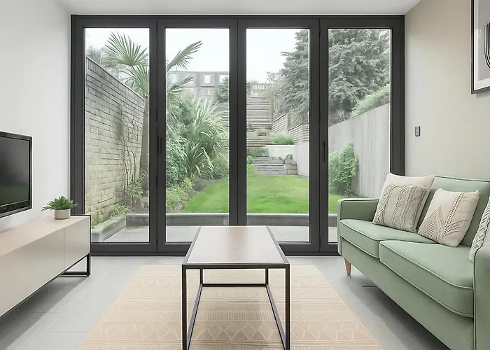 Peaceful Ground Floor Retreat With Garden