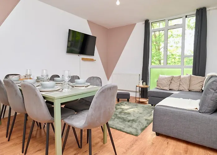 Elegant 3-Bed Flat In Bayswater!