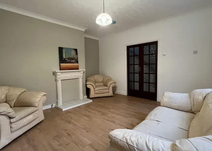 Homely 5-Bed Greenwich With Free Parking And A Large Garden