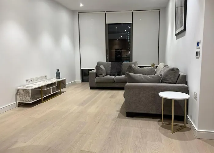 Luxurious 1-Bed Flat Close To Canary Wharf