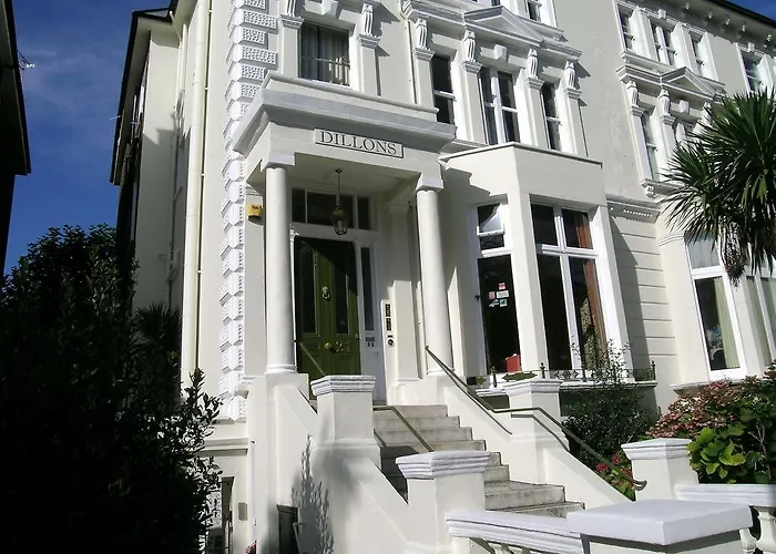 Dillons Hotel