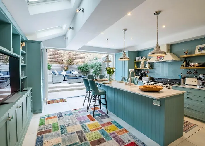 Immaculate Designer Home In Wandsworth