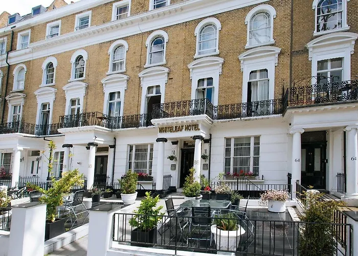 Whiteleaf Hotel