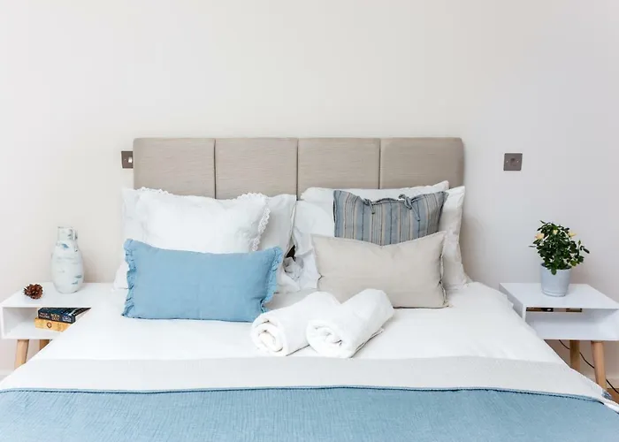 Hyde Park Luxe