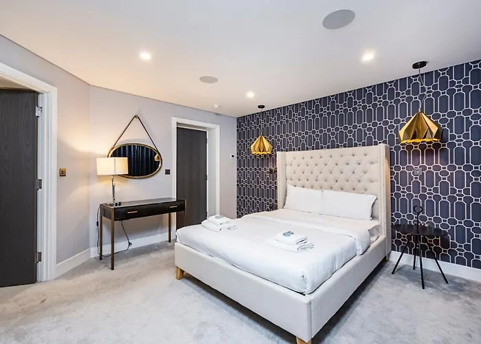 Luxurious 3 Bed Apt, Westbourne Park Villas - Sk