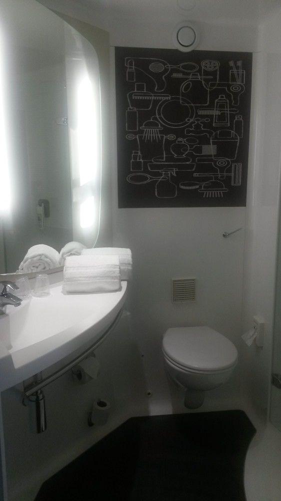 Ibis Docklands Canary Wharf 3*