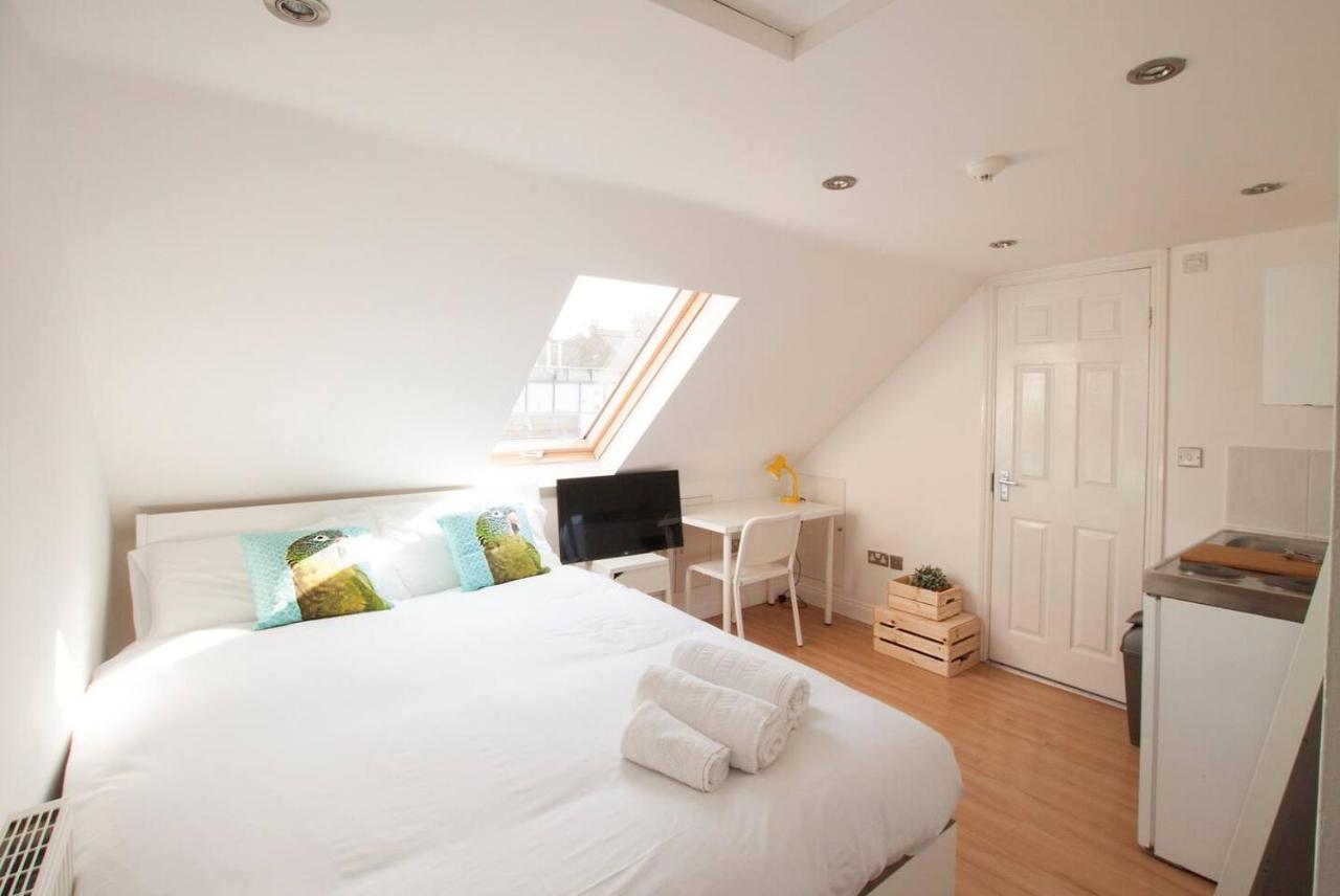Tooting Broadway Studios & Rooms By Primecityhosts London