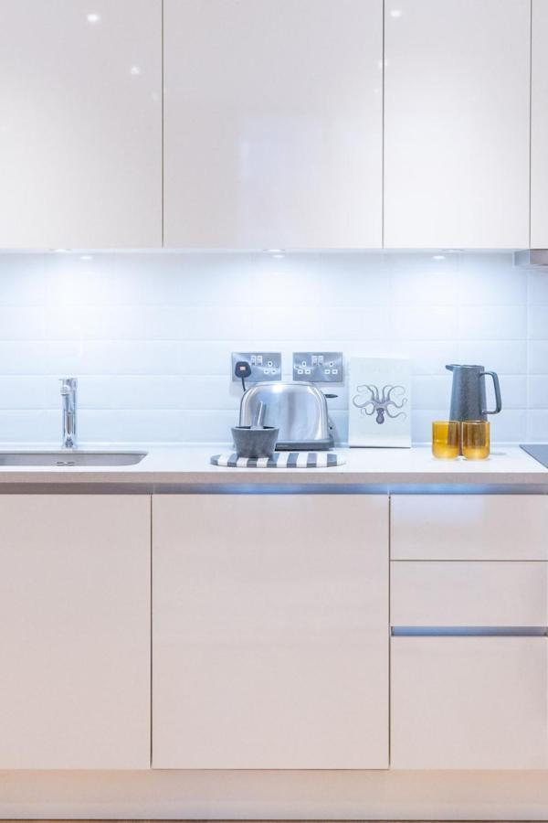 Contemporary Apartments, Wembley - Sk * London