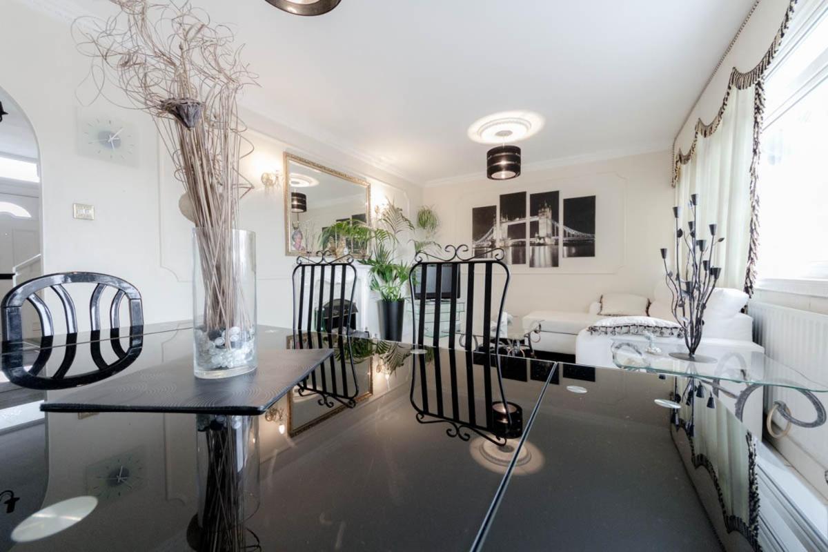 Juzz Holiday Lets Apartment London