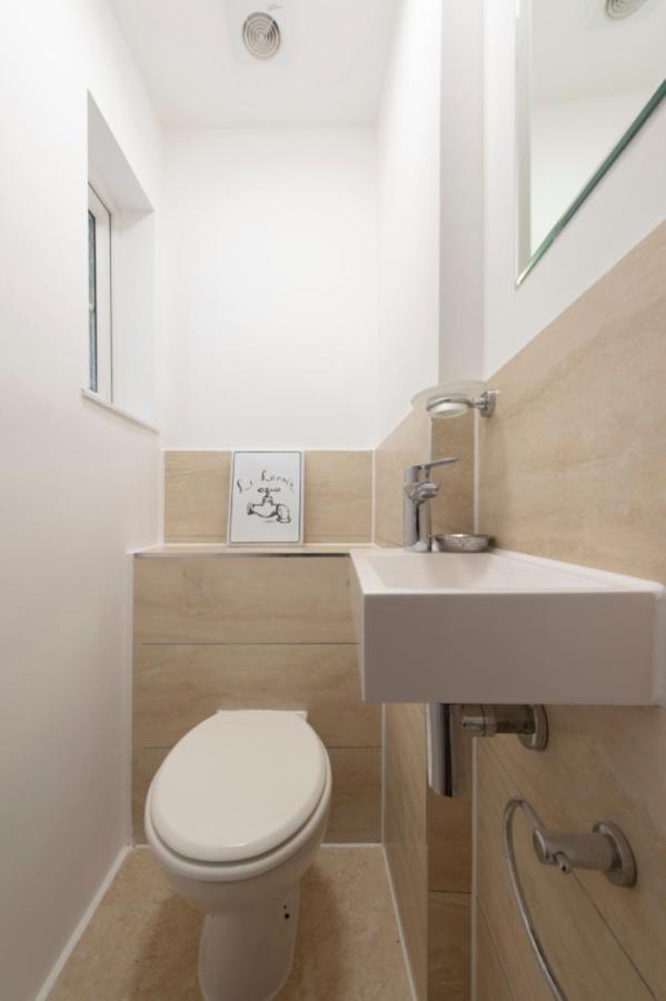 Trendy Tufnell Park Townhouse Apartment