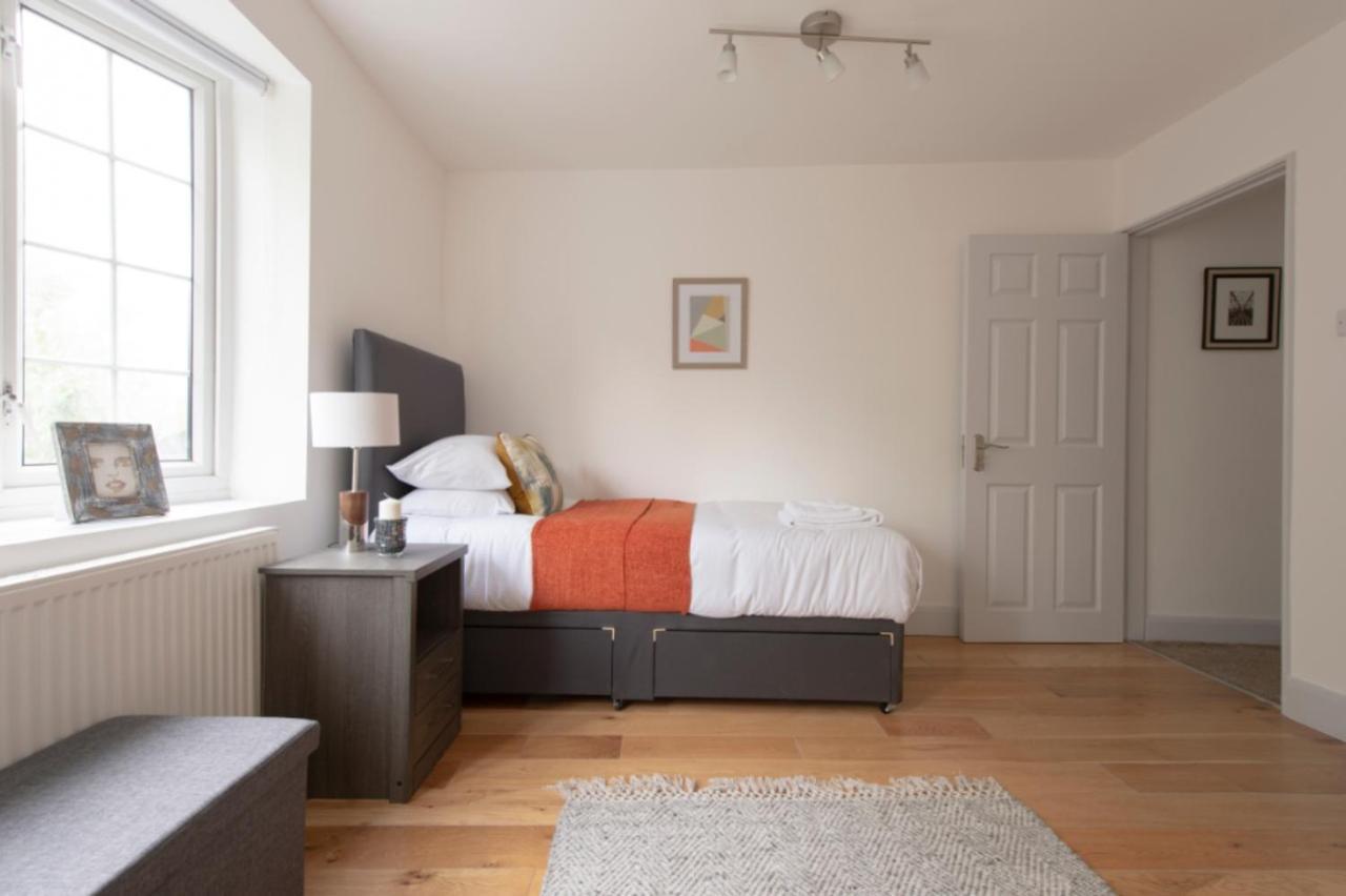 Trendy Tufnell Park Townhouse Apartment London