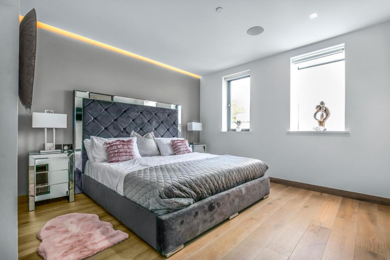 Luxury Penthouse Hoxton Apartment *