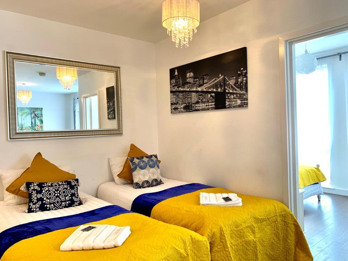 2-bedrooms Modern Next To Velodrome, Lounge, Balcony, Parking, Abba London