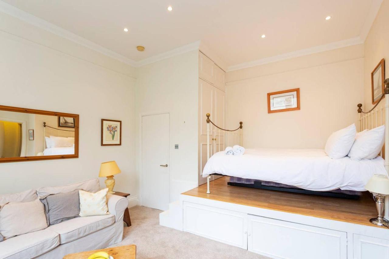 Charming Studio Near Clapham Common Apartment London
