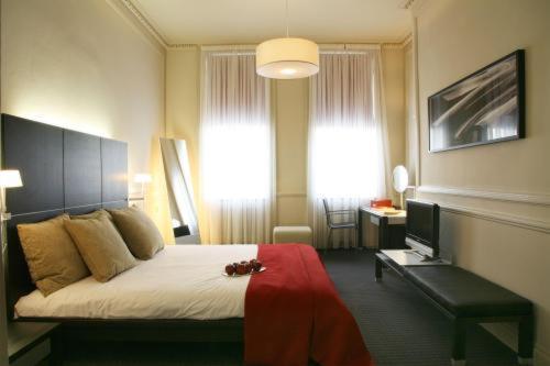 The Sumner Hotel