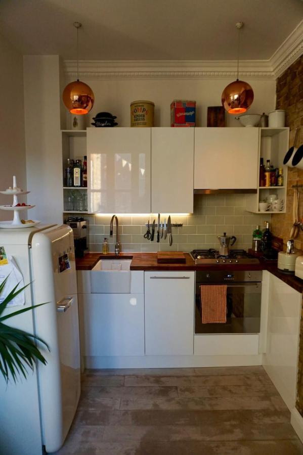 Beautiful Canalside 1-bedroom Flat With Terrace Leilighet *