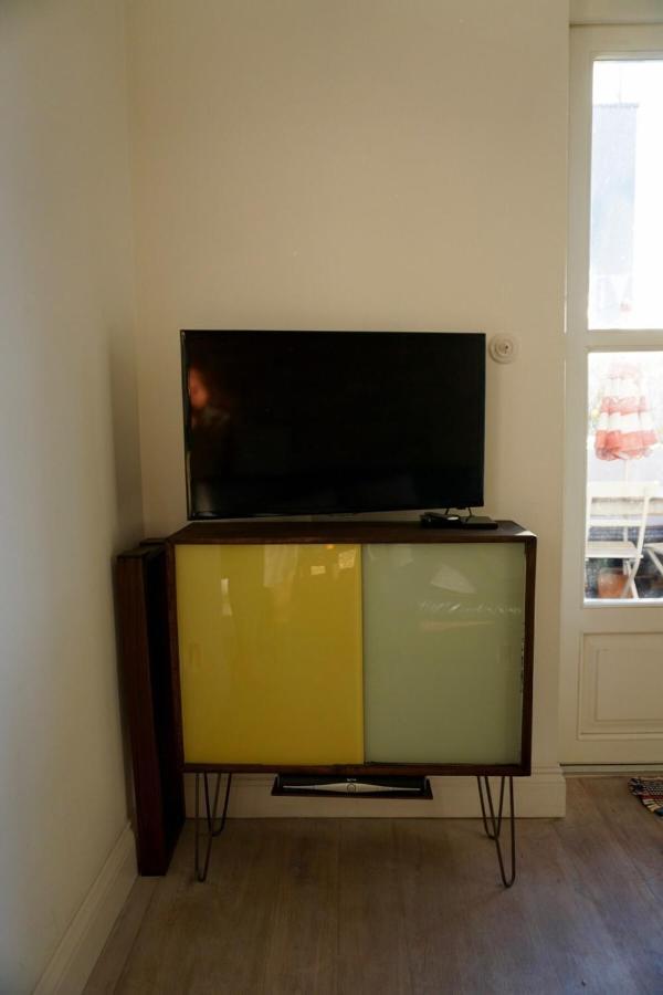 Beautiful Canalside 1-bedroom Flat With Terrace Leilighet