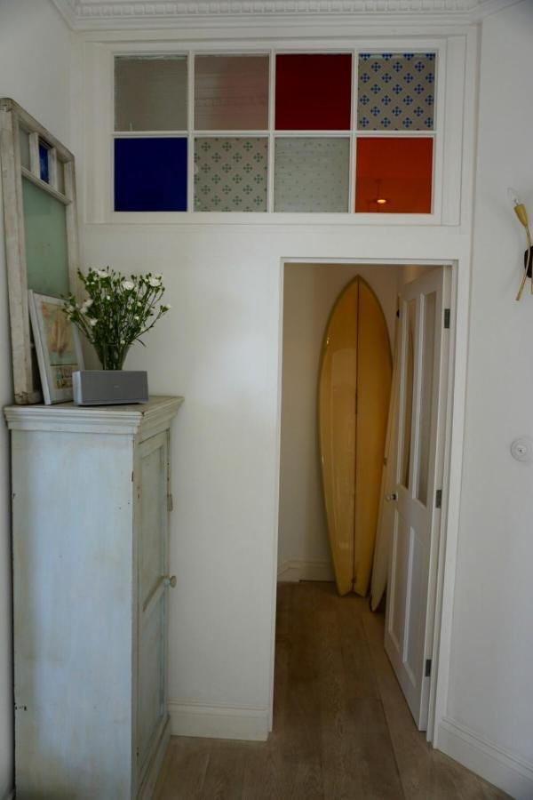 Beautiful Canalside 1-bedroom Flat With Terrace Leilighet