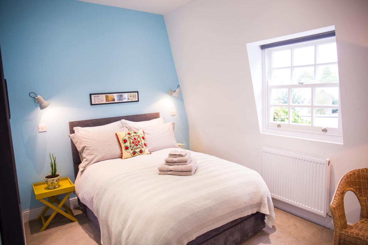 Luxury Bed Just Off The Canal * London