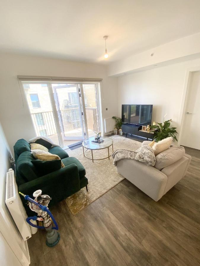Air Airport 2 Bedroom * London