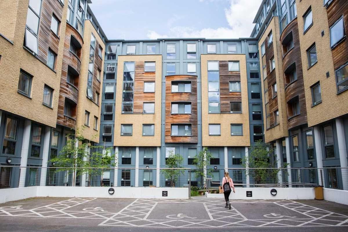 Modern And Private Bedrooms With Shared Kitchen At Chapter Islington In For Students Only London