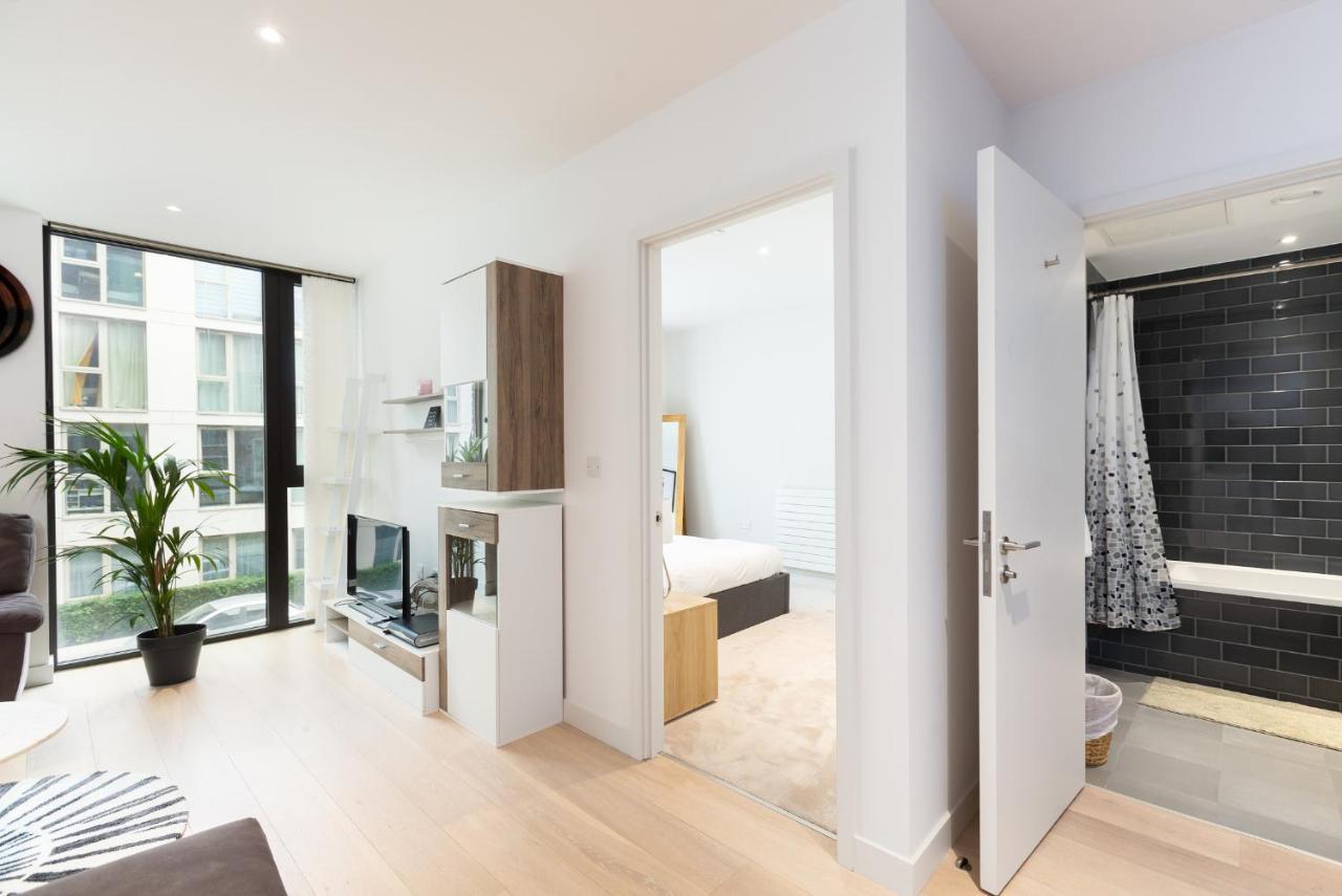 Appartement Austin David Royal Wharf Londen