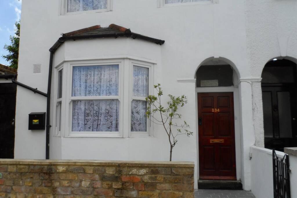Bubblesbnb- Lovely 1 Bedroom Studio Flat Apartment